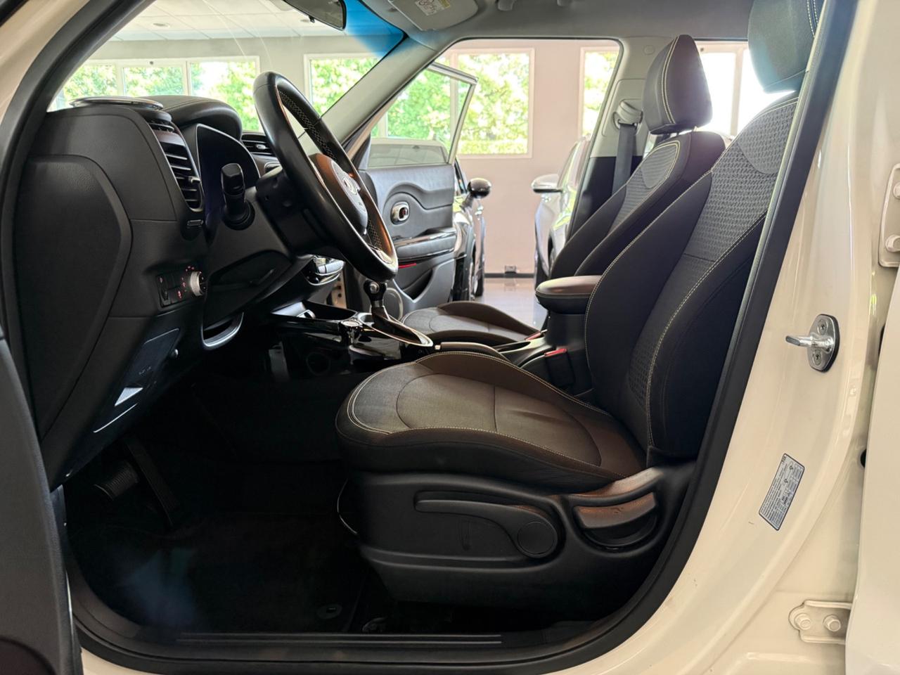 Kia Soul 1.6 crdi 16v Your 128cv AUTO ! NEOPATENTATI !!