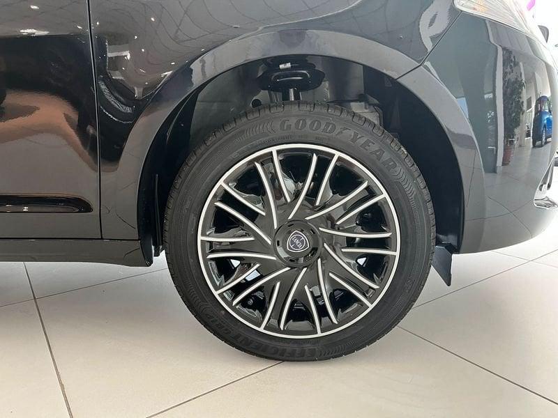 Lancia Ypsilon 1.0 FireFly 5 porte S&S Hybrid Oro