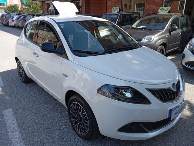 LANCIA Ypsilon 1.0 FireFly 5 porte Hybrid Platino Pari al Nuovo