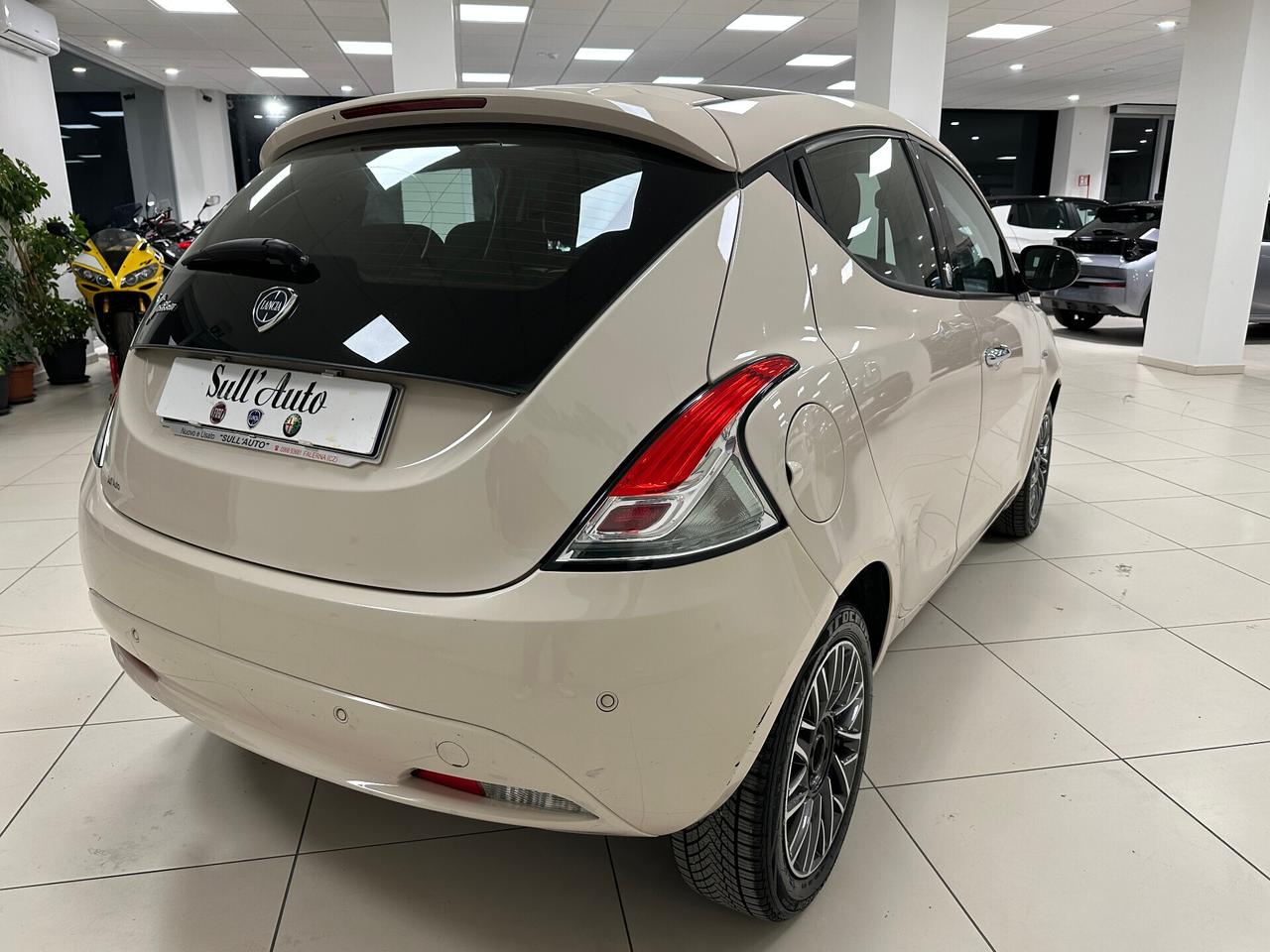 Lancia Ypsilon 1.2 69 CV 5P GPL Ecochic Gold 2017
