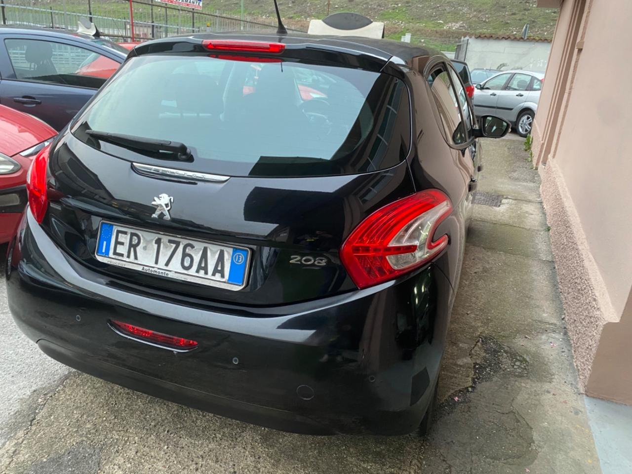 Peugeot 208 1.4 HDi 68 CV neopatentati