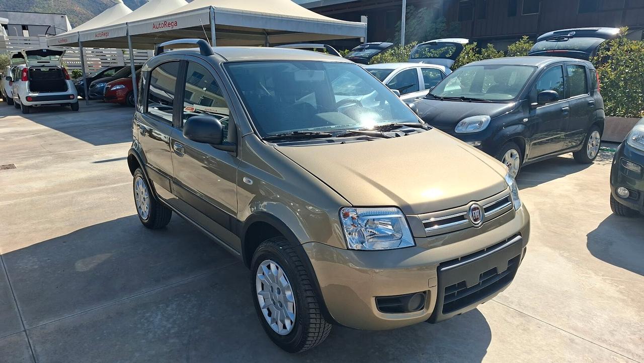 Fiat Panda 1.2 4x4 con gancio traino