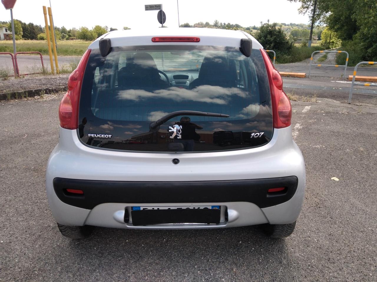 Peugeot 107 1.0 68CV 5p. Sweet Years xneopatentati