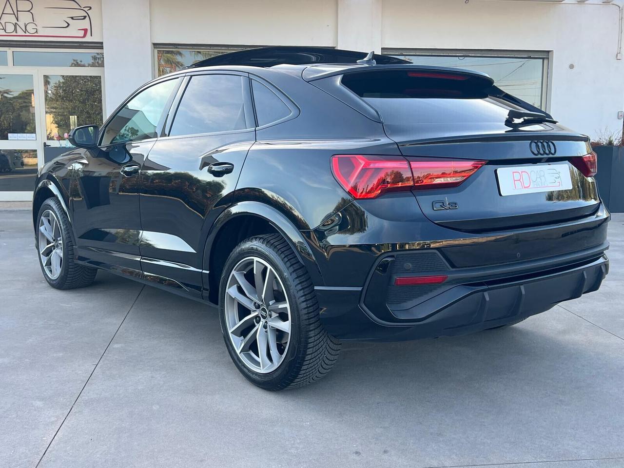 Audi Q3 Sportback S-line *tetto FULL Black