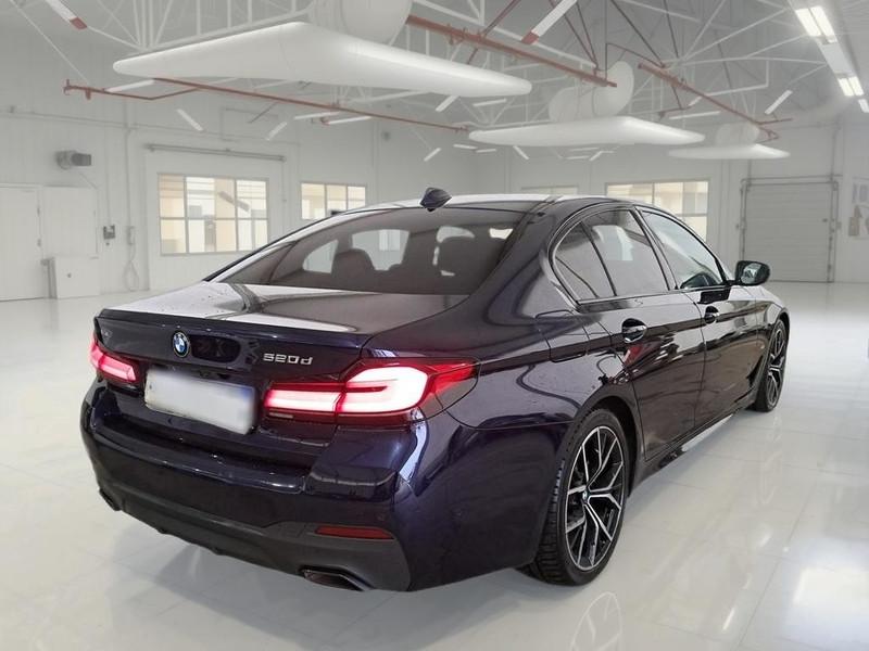 BMW 520 AUT M SPORT MH48V 4 PORTE BERLINA
