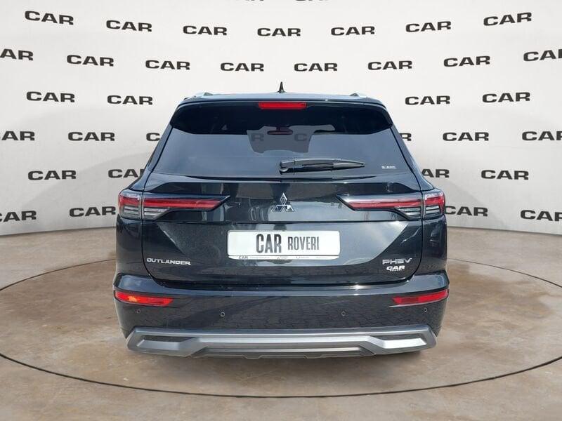 Mitsubishi Outlander PHEV 2.4L PHEV INTENSE