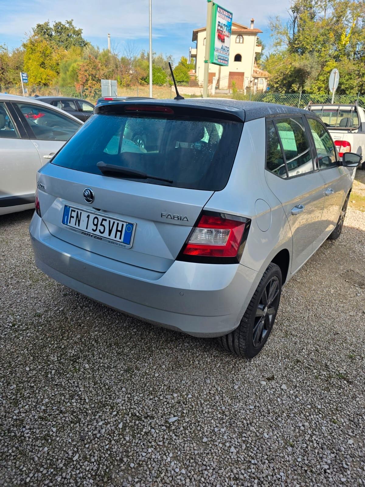 Skoda Fabia 1.4 TDI 75 CV Twin Color Design Edition Argento