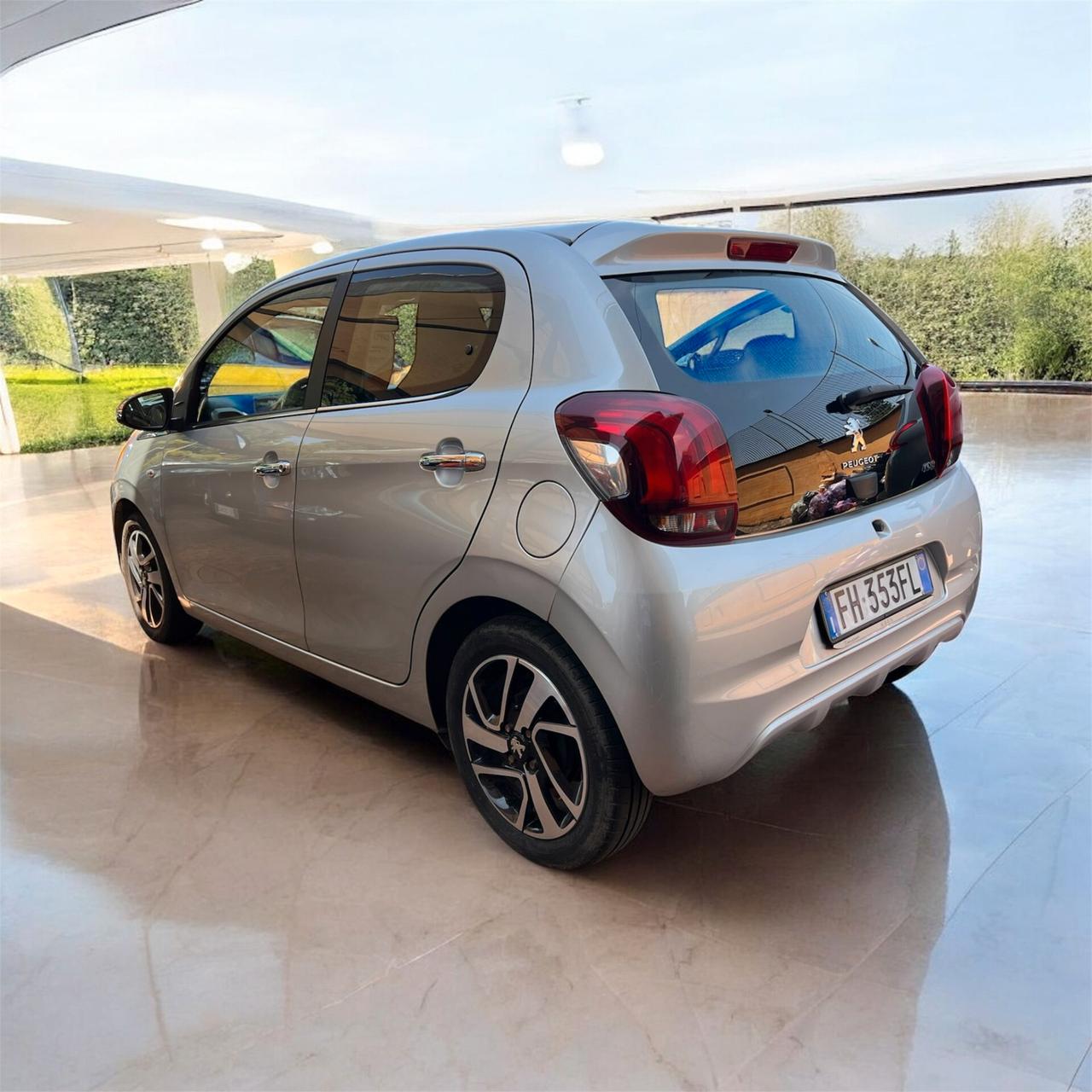 Peugeot 108 VTi 68 5 porte Roland Garros Top