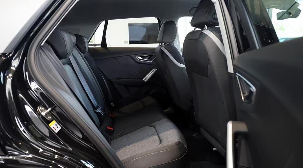 Audi Q2 35 TFSI S tronic Business