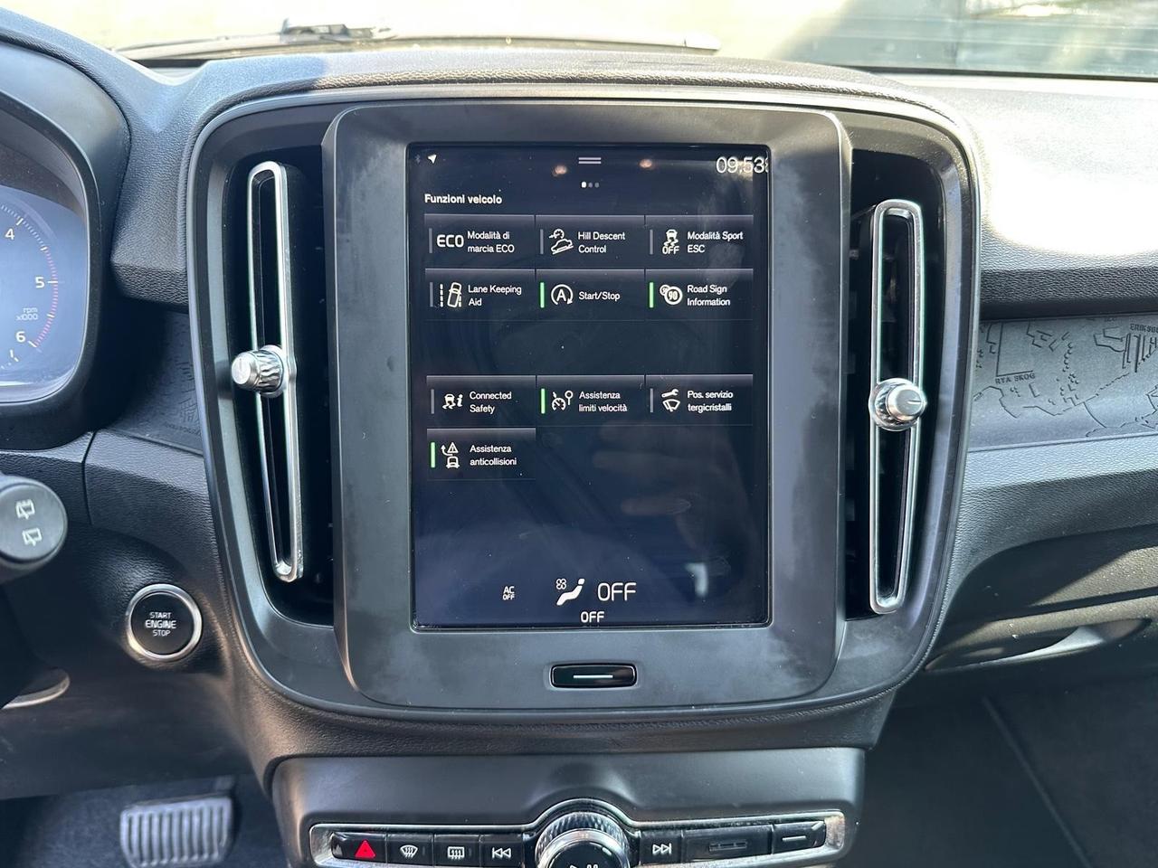 Volvo XC40 D3 AWD Geartronic Momentum kamera *promo*