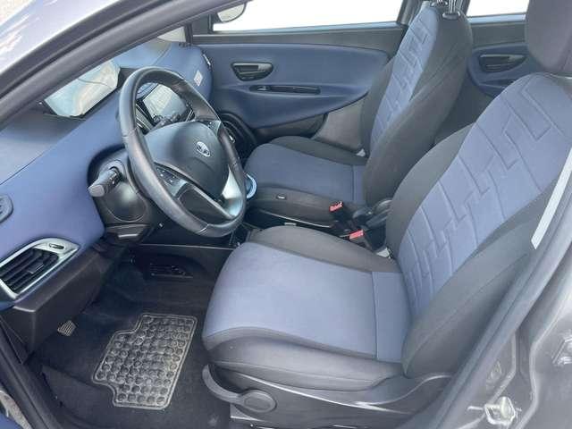 Lancia Ypsilon 1.0 firefly hybrid Platino s&s 70cv