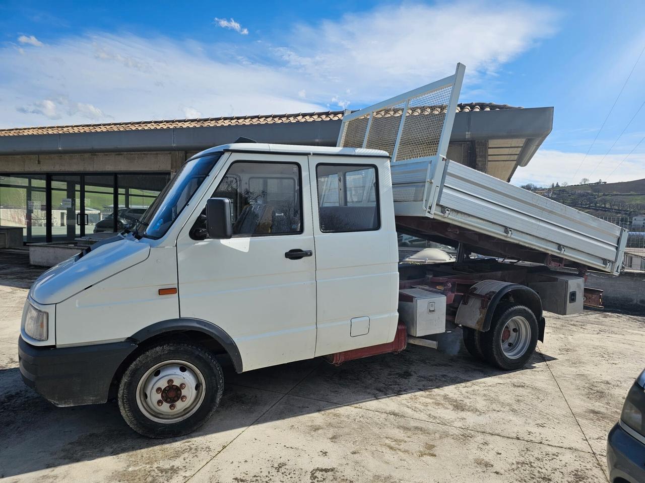 IVECO 35-10 - ribaltabile trilaterale