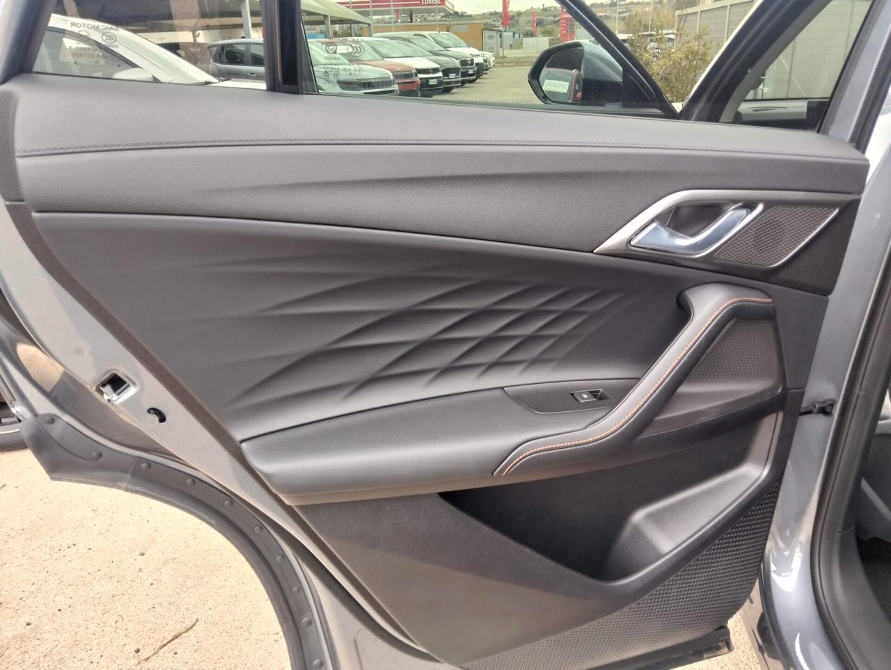 Mg HS HEV Luxury 224CV KM 0 7 ANNI GARANZIA UFFICIALE