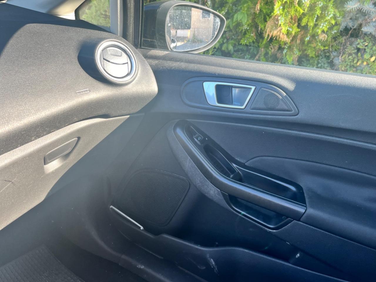 Ford Fiesta 1.5 TDCi 75CV 5 porte Titanium