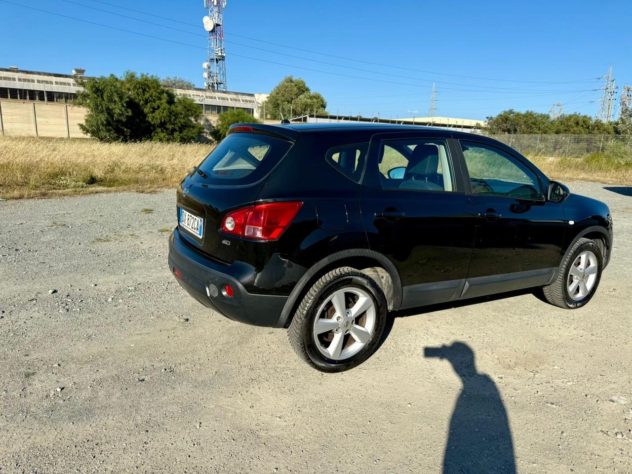 Nissan Qashqai 2.0 dCi 4X4- full optional