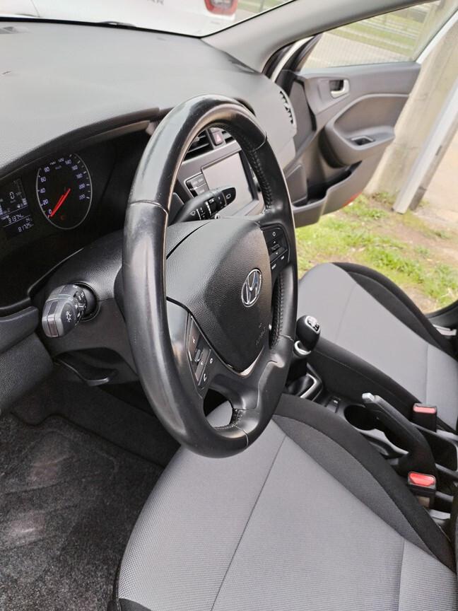 Hyundai i20 1.2 5 porte Connectline 81000km 6/2019 tagliandata