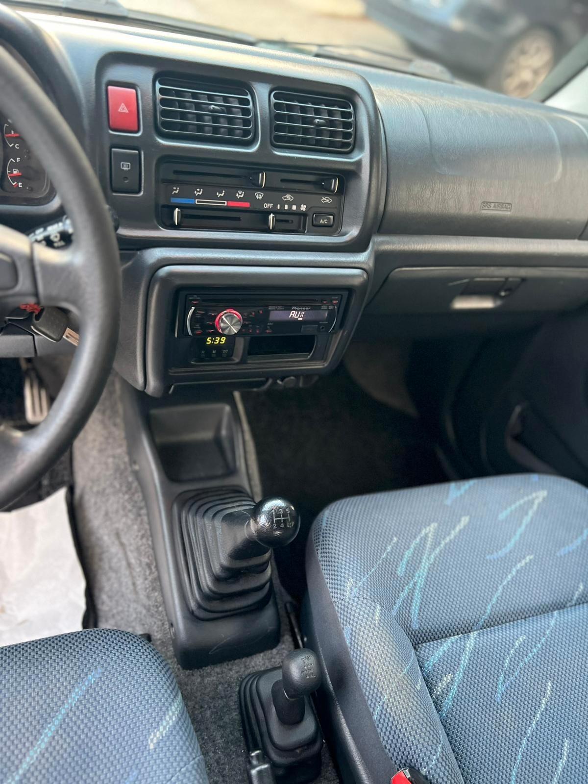 Suzuki Jimny 1.3i 4WD JLX