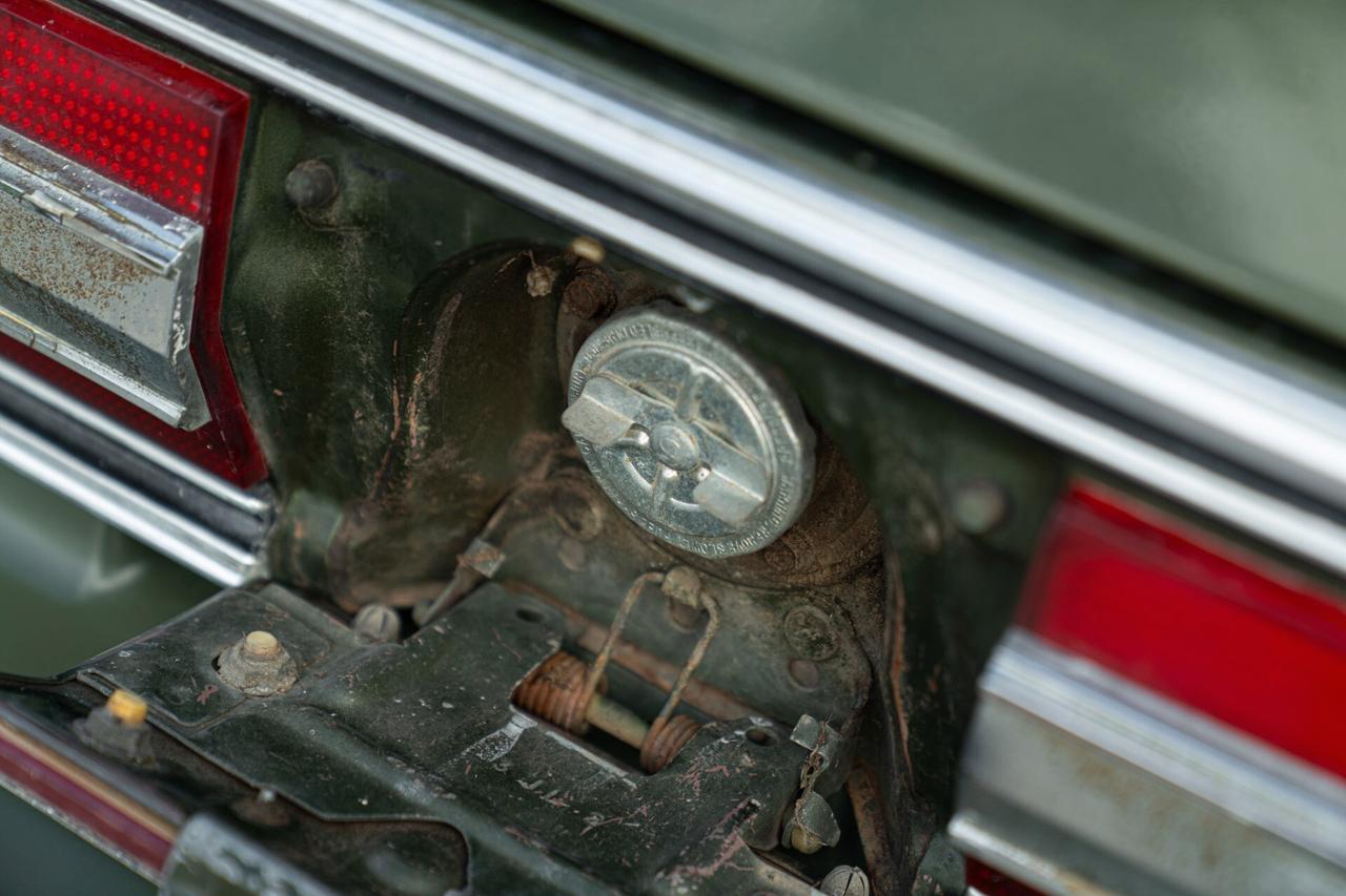 Ford Gran Torino 4 DOOR 5.7 V8 BROUGHAM - FOR00046