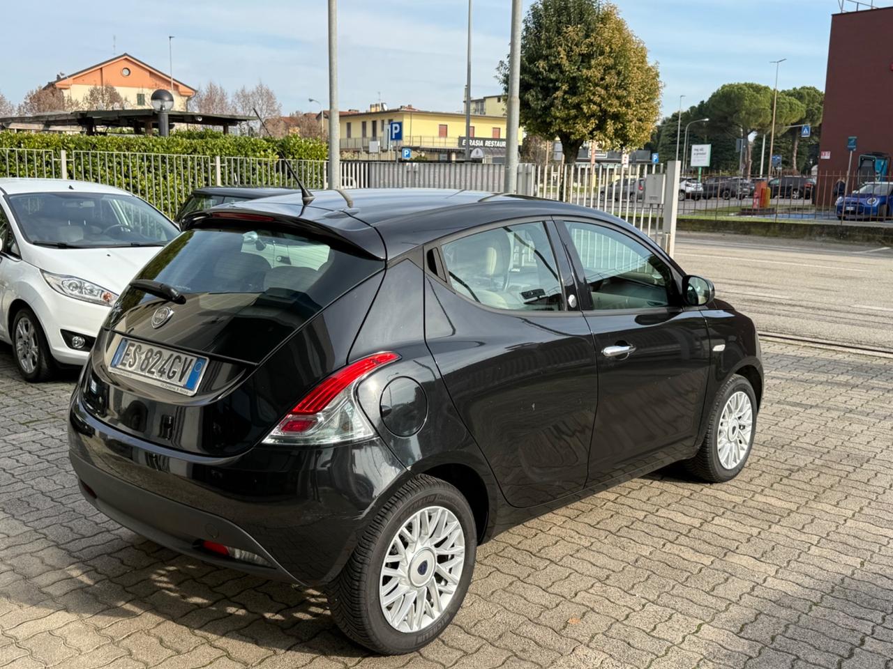 Lancia Ypsilon 1.2 69 CV 5 porte GPL Ecochic Gold