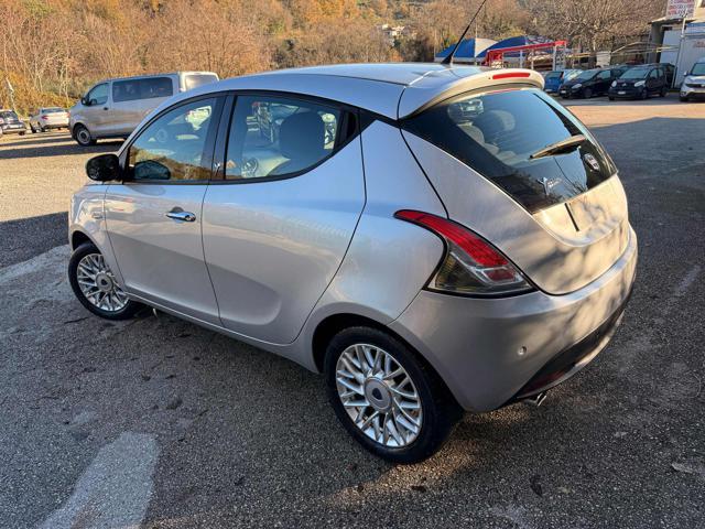 LANCIA Ypsilon 1.2 69 CV 5 porte Gold