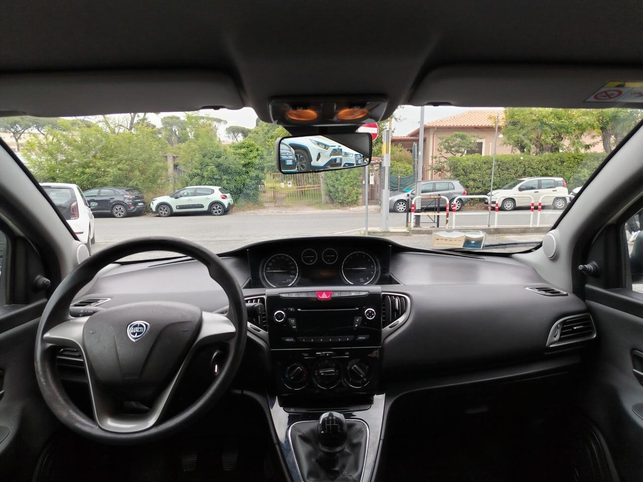 Lancia Ypsilon 1.2 69 CV 5 porte S&S Silver