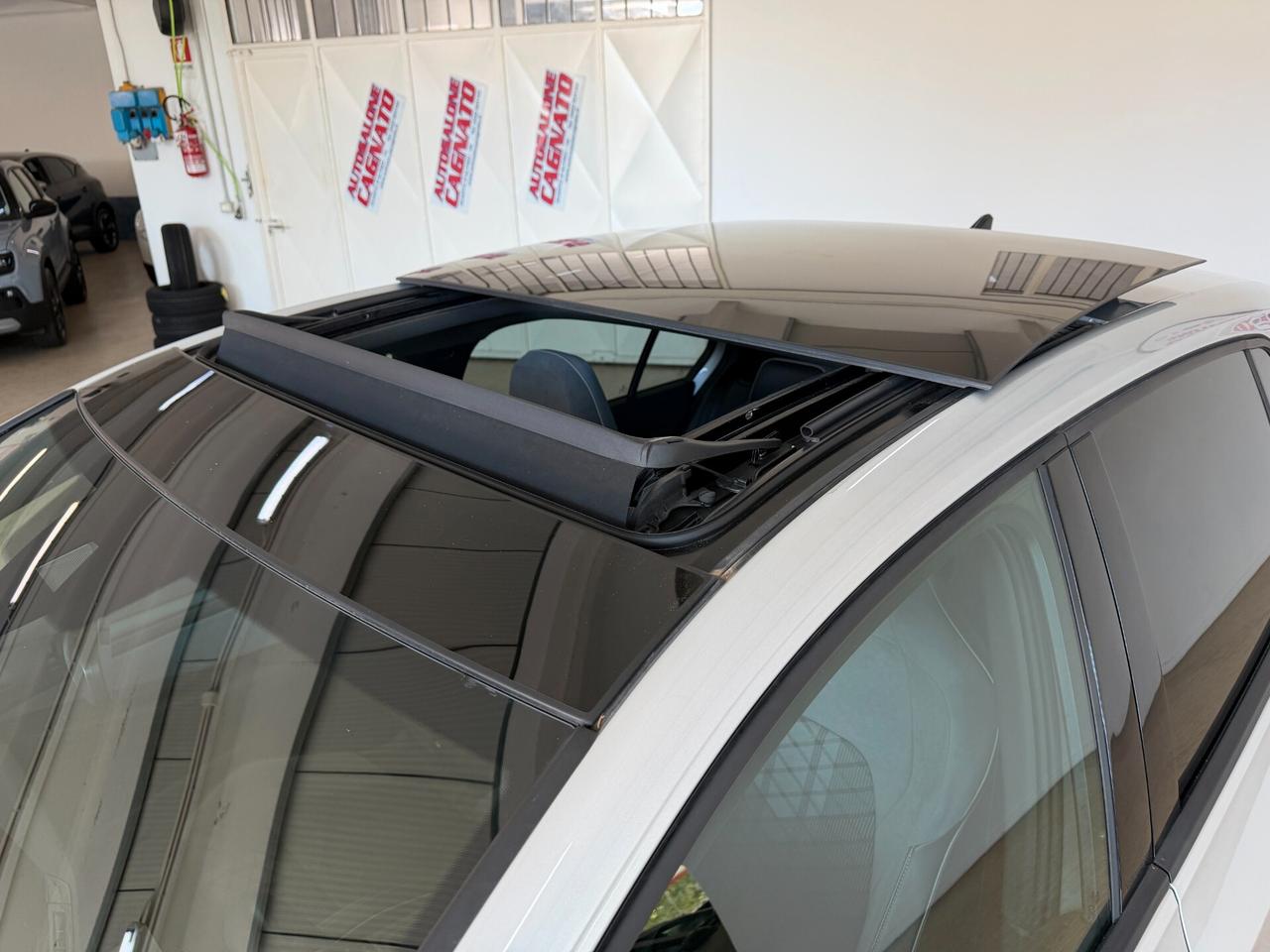 Volkswagen Golf 2.0 TDI 150 CV DSG SCR R-Line