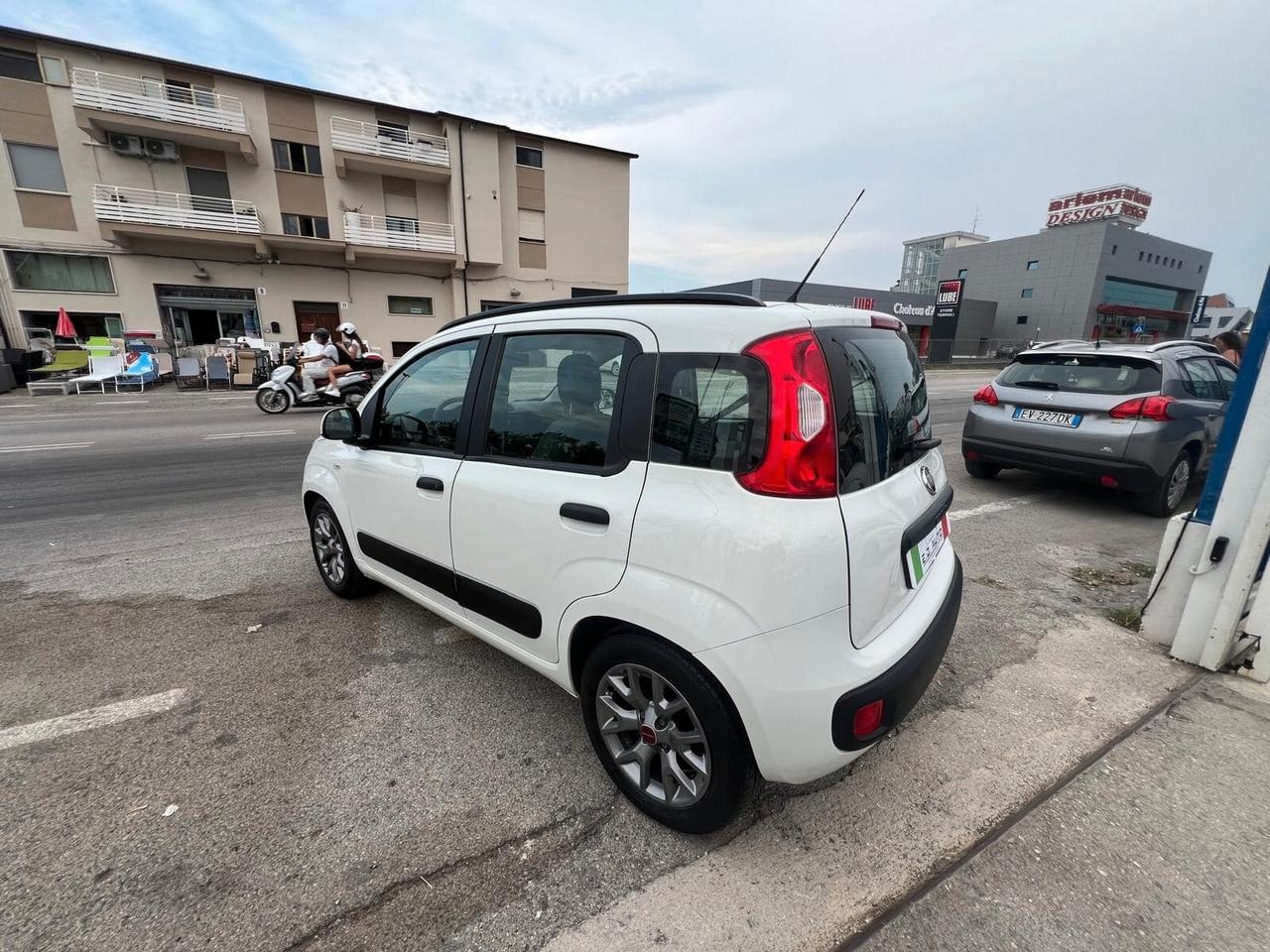 FIAT PANDA HYBRID VETTURA CON SOLI 35000KM UNICO PROPRIETARIO