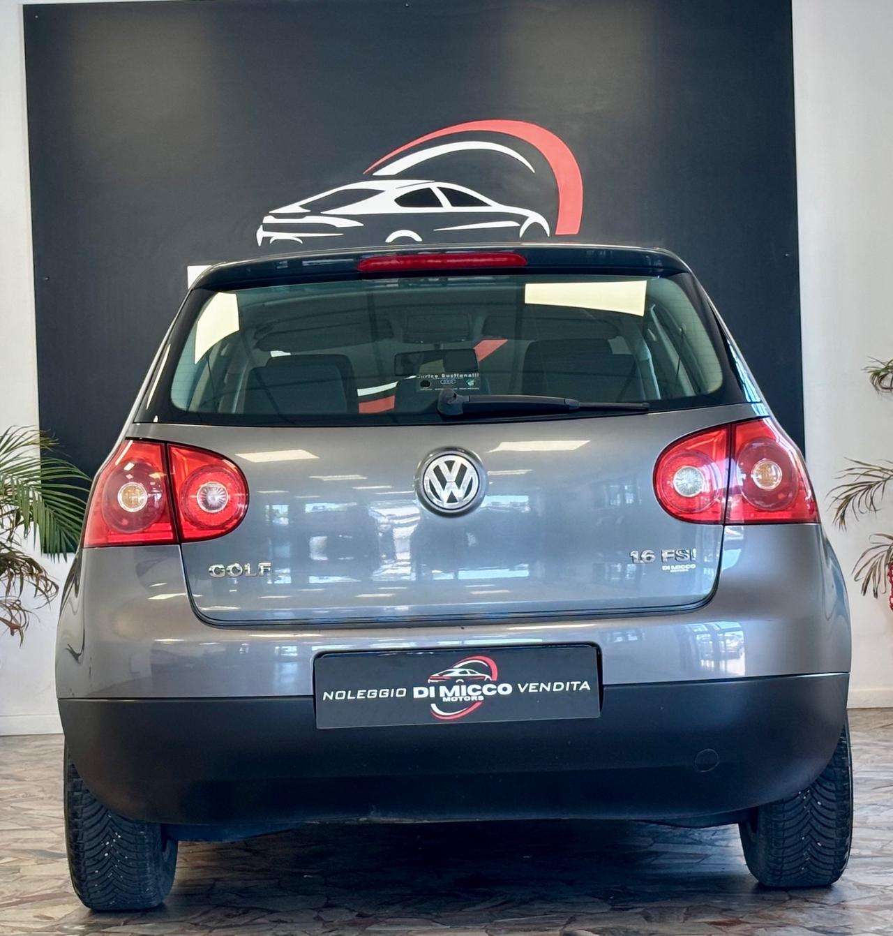 Volkswagen Golf 1.6 16V FSI 5p. Sportline