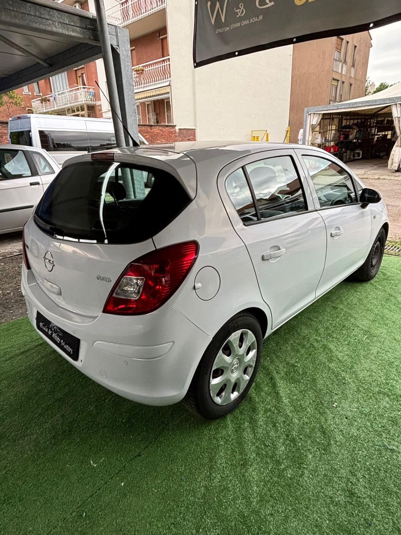 Opel Corsa LEGGERE DESCRIZIONE