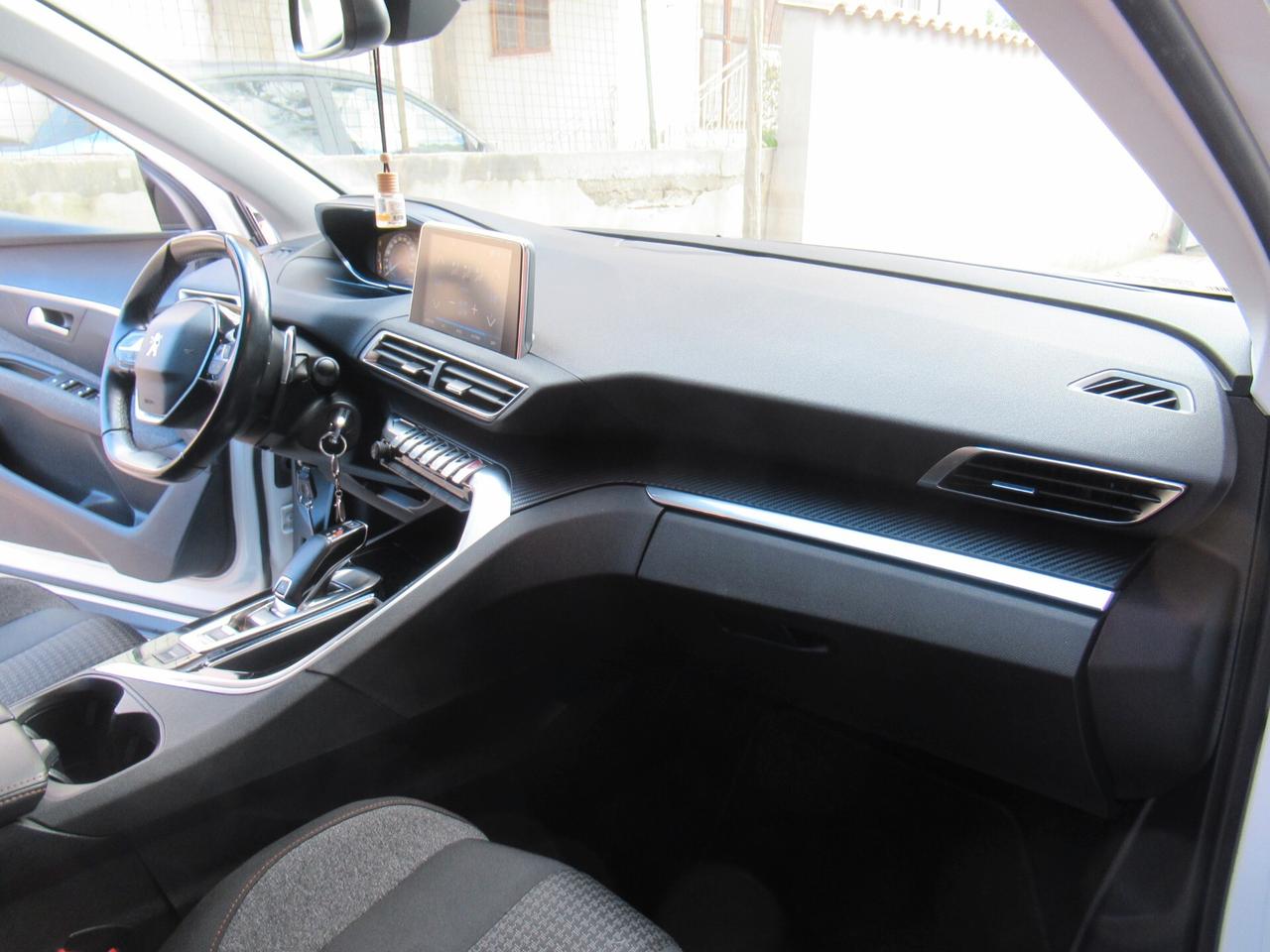 Peugeot 3008 BlueHDi 130 S&S EAT8 Allure VIRTUAL COCKPIT