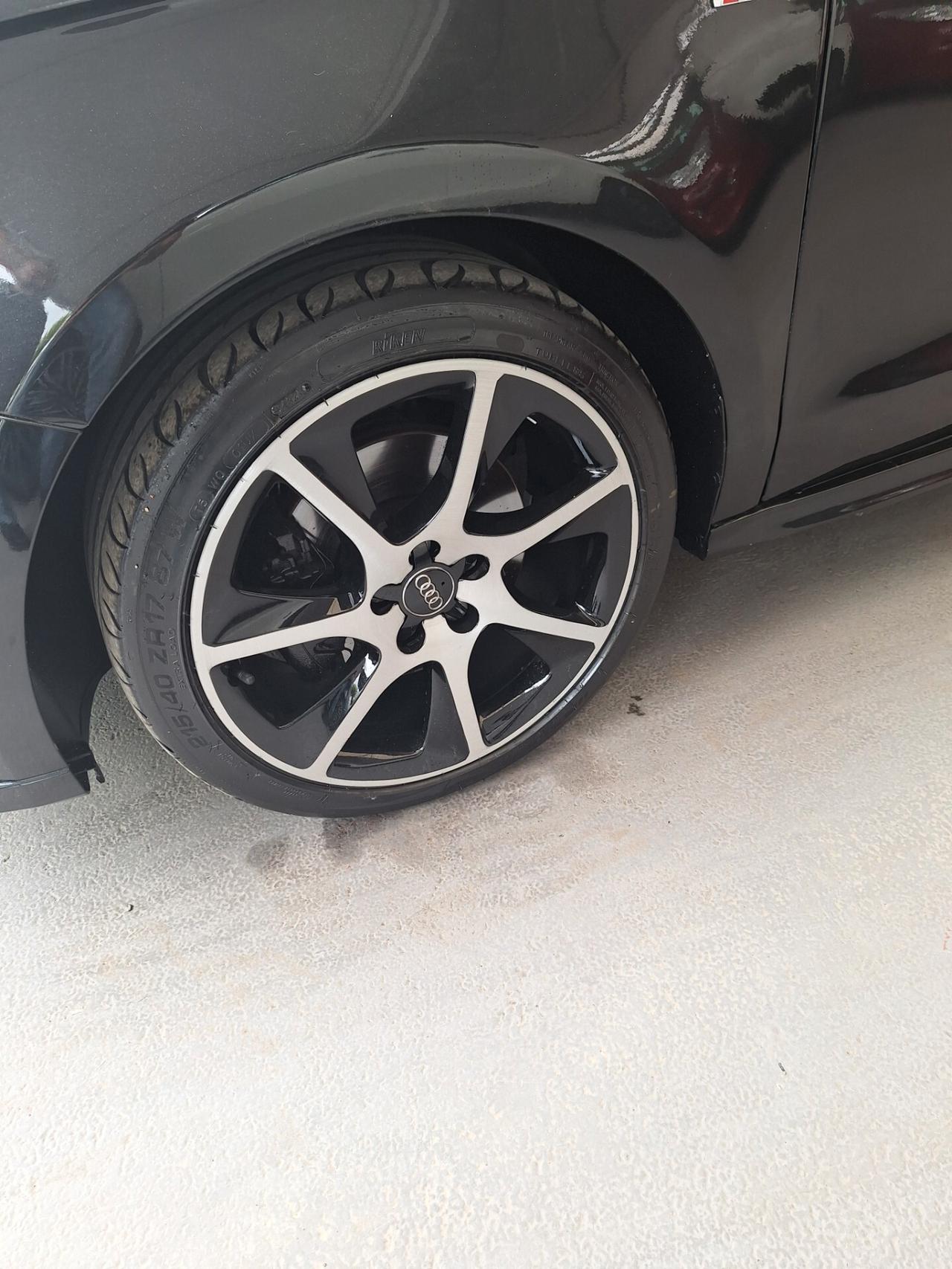 Audi A1 1.6 TDI 105 CV Ambition 02/2011