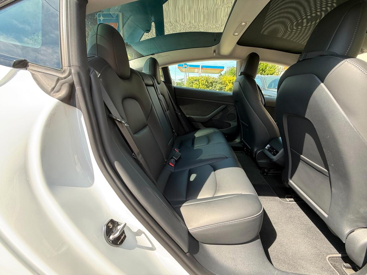 Tesla Model 3 RWD