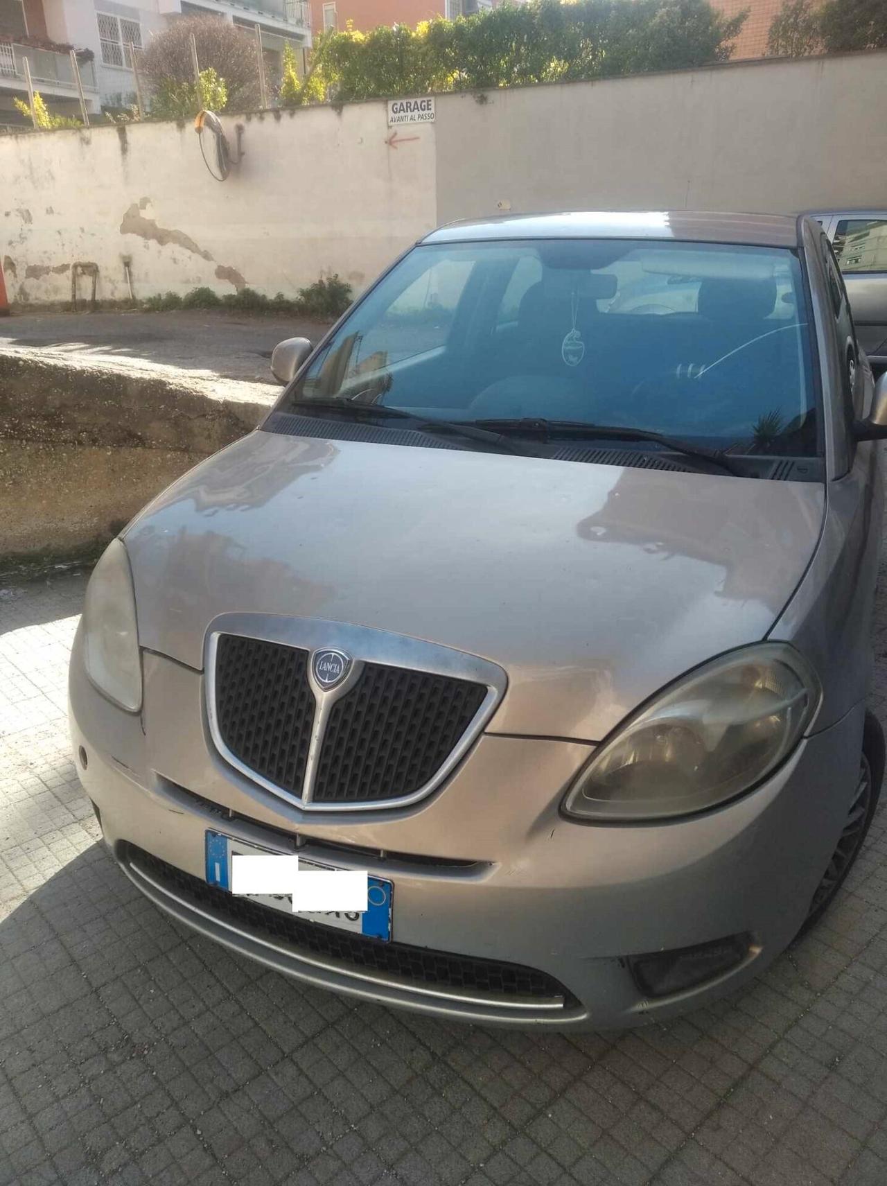 Lancia Ypsilon 1.4 Argento Ecochic GPL