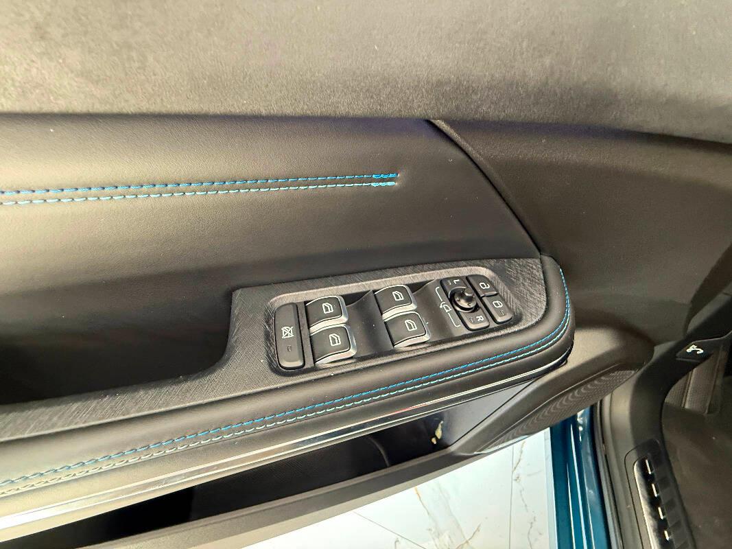 Lynk and Co 01 1.5 td phev auto