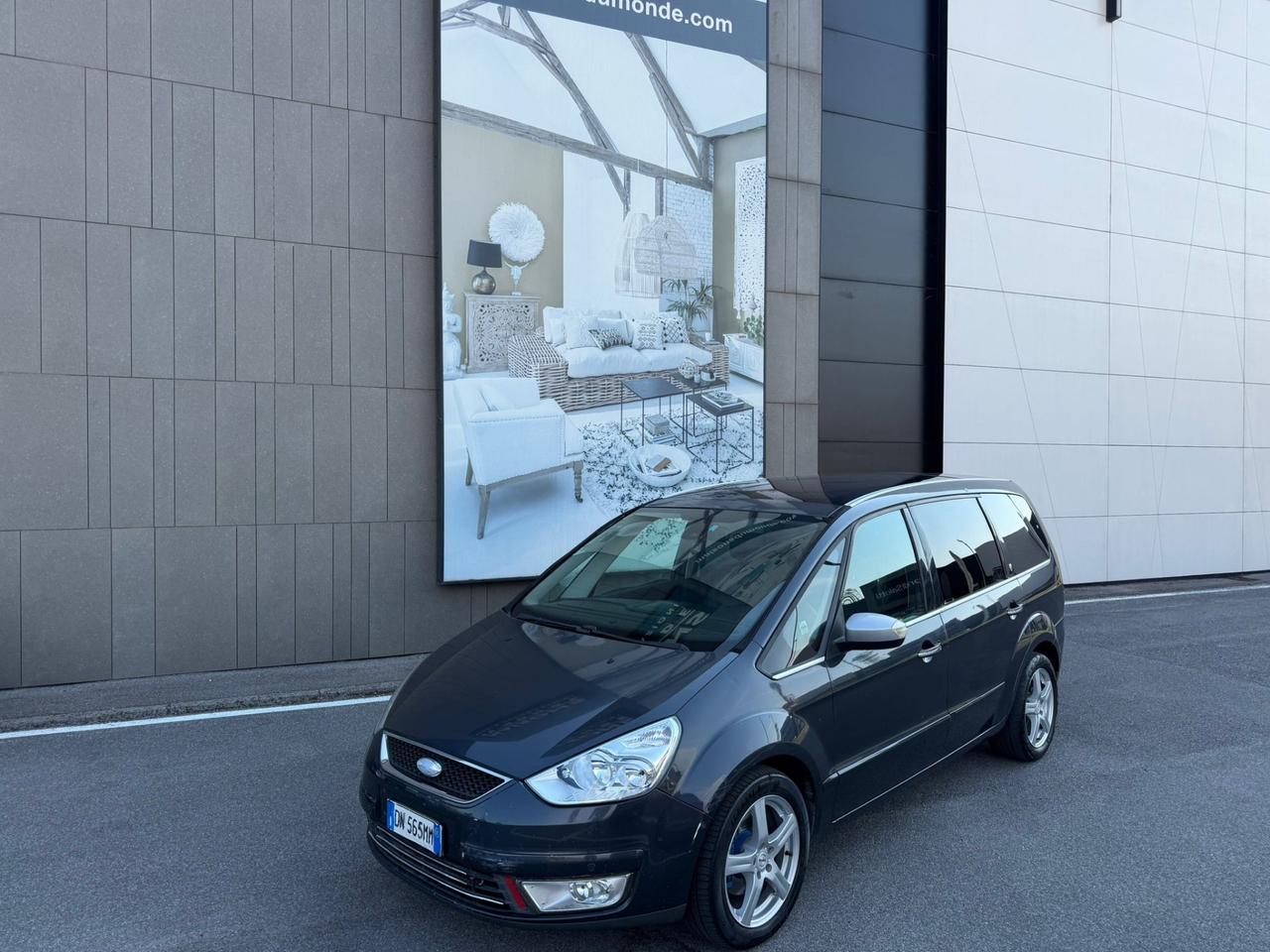 Ford Galaxy 2.0 TDCi 140 CV Ghia DPF