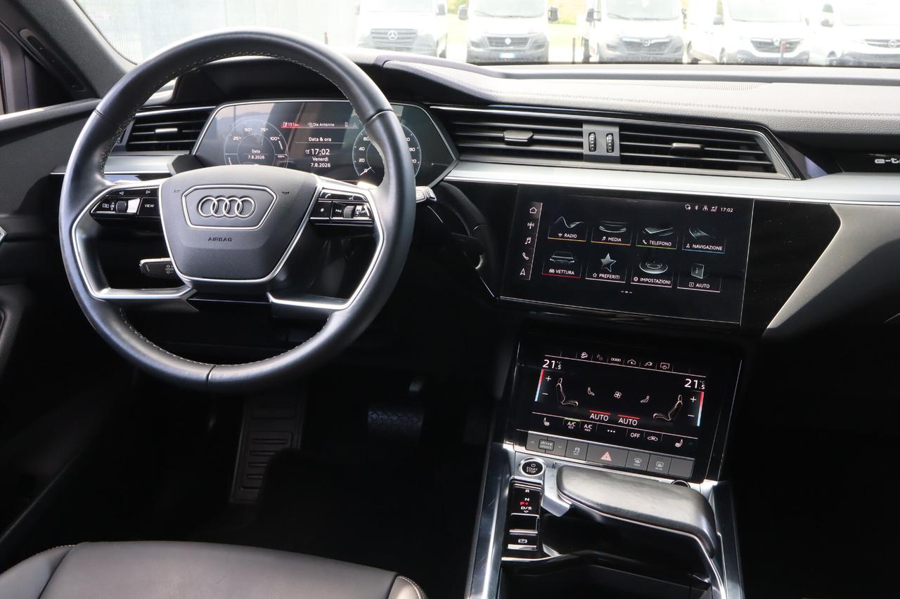 Audi e-tron 55 Quattro 408 CV Black Line - Cerchi da 21" Gancio traino