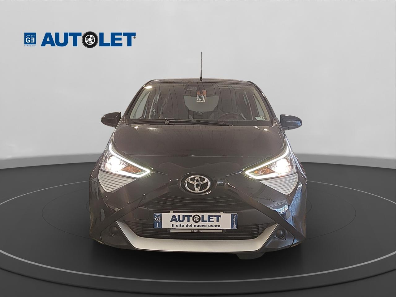 Toyota Aygo Connect 1.0 VVT-i 72 CV 5 porte x-play MMT