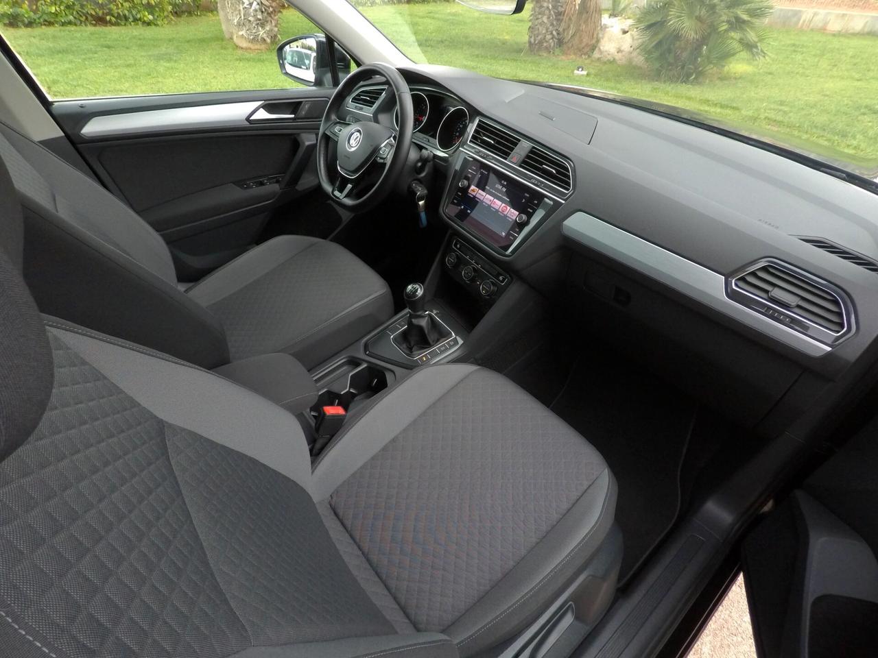 Volkswagen Tiguan 1.6 TDI SCR Sport R-Line