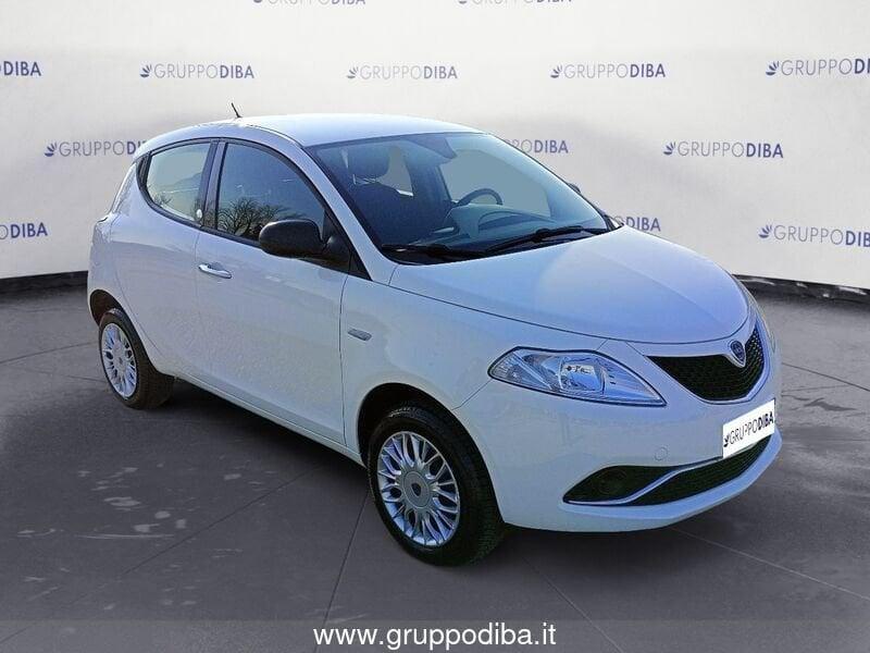 Lancia Ypsilon III 2015 Benzina 0.9 t.air Silver ecochic metano 80cv