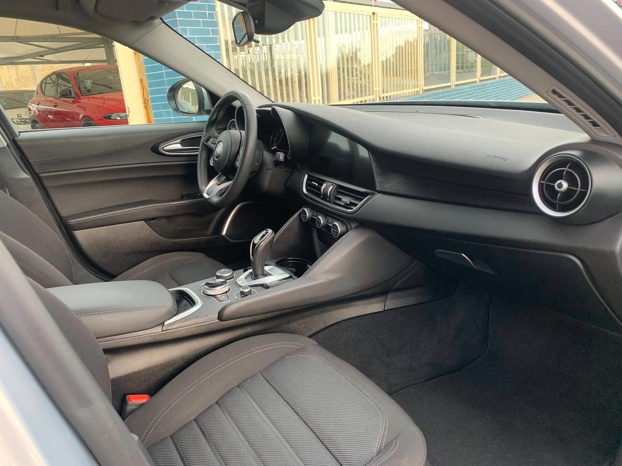 Alfa Romeo Giulia 2.2cc160 CV AT8 uniprò 12/2020