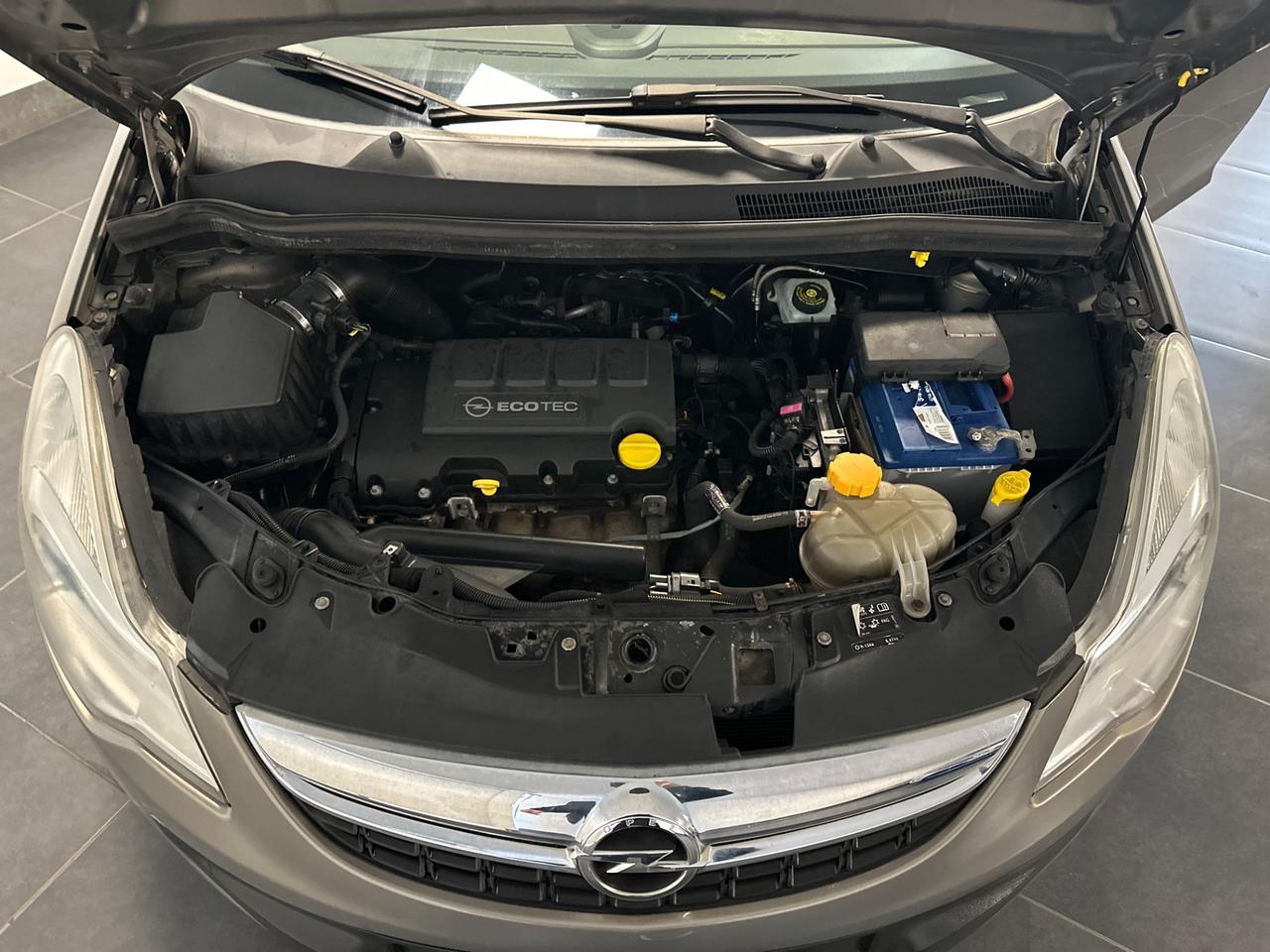 OPEL CORSA 1.4 COSMO 100CV NEOPATENTATI GARANZIA