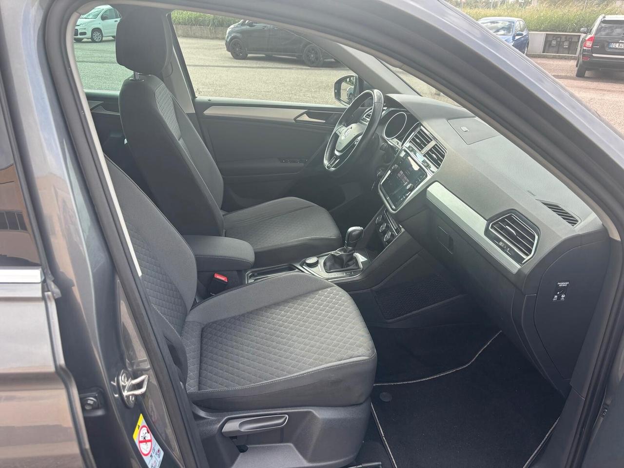 Volkswagen Tiguan 2.0 TDI SCR DSG 4MOTION Business BMT