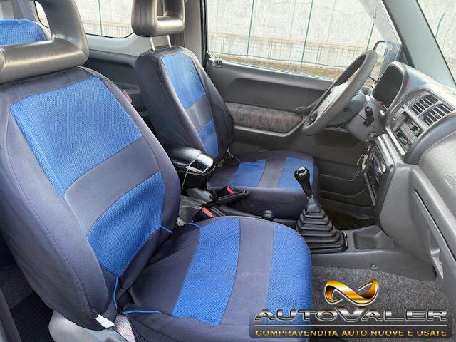 SUZUKI Jimny 1.3i 16V cat 4x4WD JLX