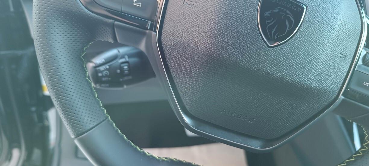 Peugeot 2008 Hybrid 145 e-DCS6 GT Exclusive