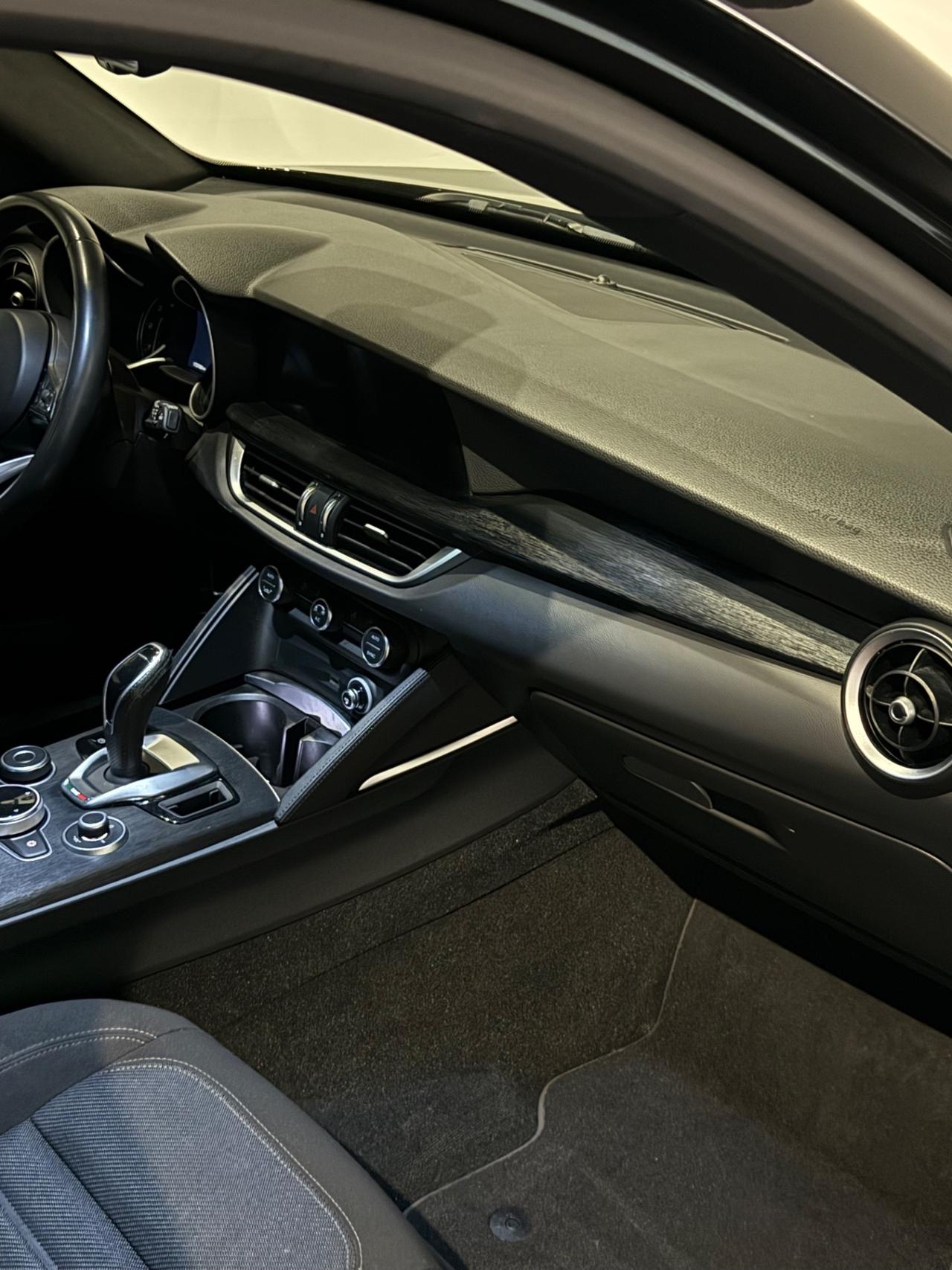 Alfa Romeo Stelvio 2.2 Turbodiesel 160 CV AT8 RWD Business