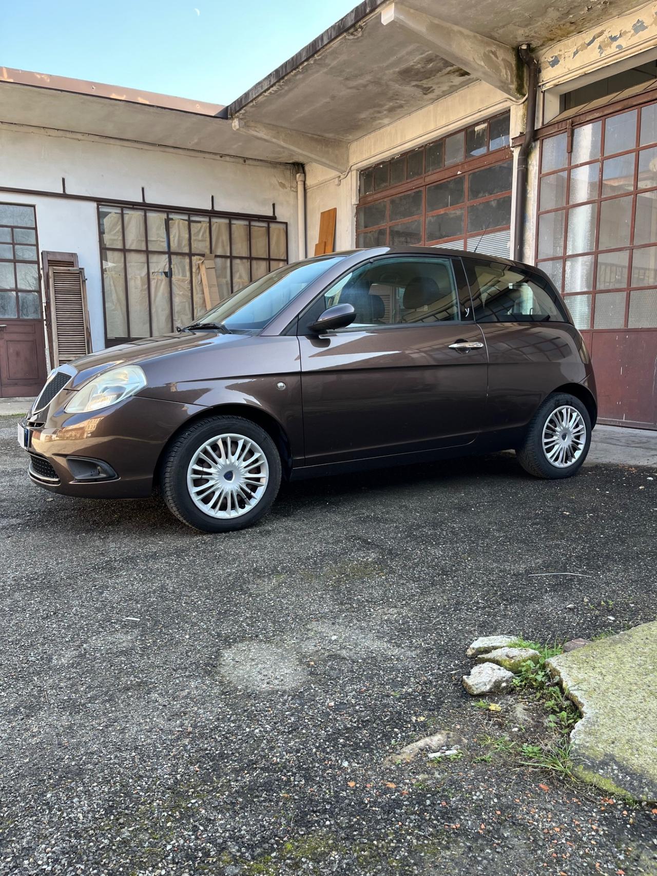 Lancia Ypsilon 1.2 Argento