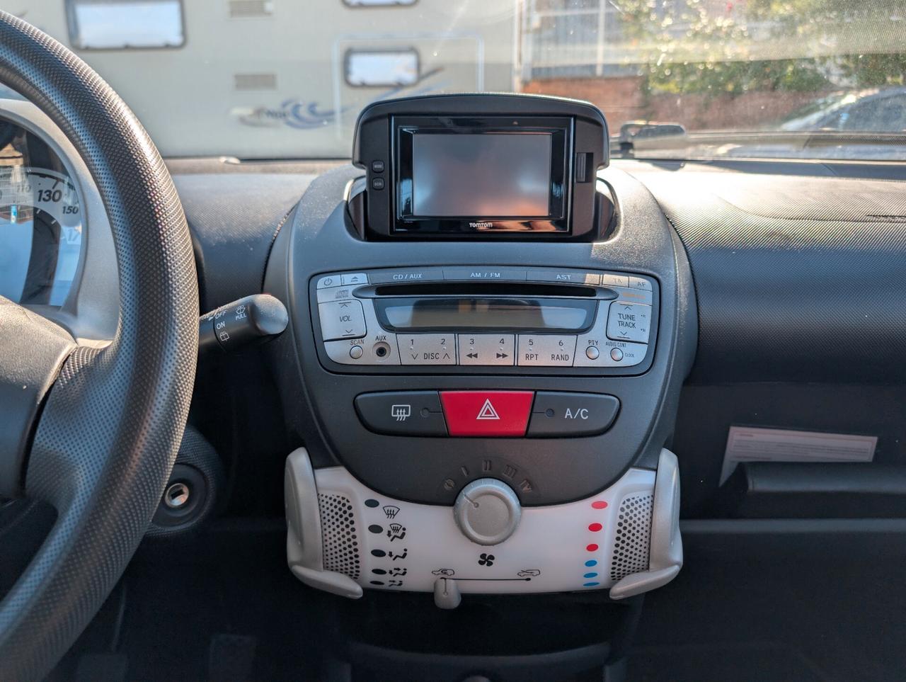 Toyota Aygo 1.0 12V VVT-i 5 porte Connect