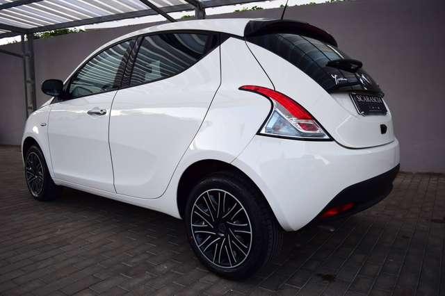 Lancia Ypsilon 1.0 Firefly Hybrid 70 cv Gold