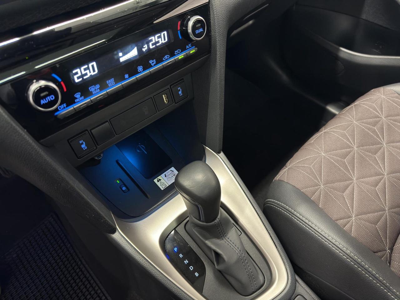 Toyota Yaris Cross 1.5h Lounge fwd 116cv e-cvt