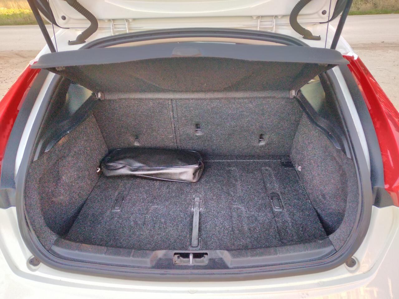 Volvo V40 Cross Country 2.0d 120cv Momentum